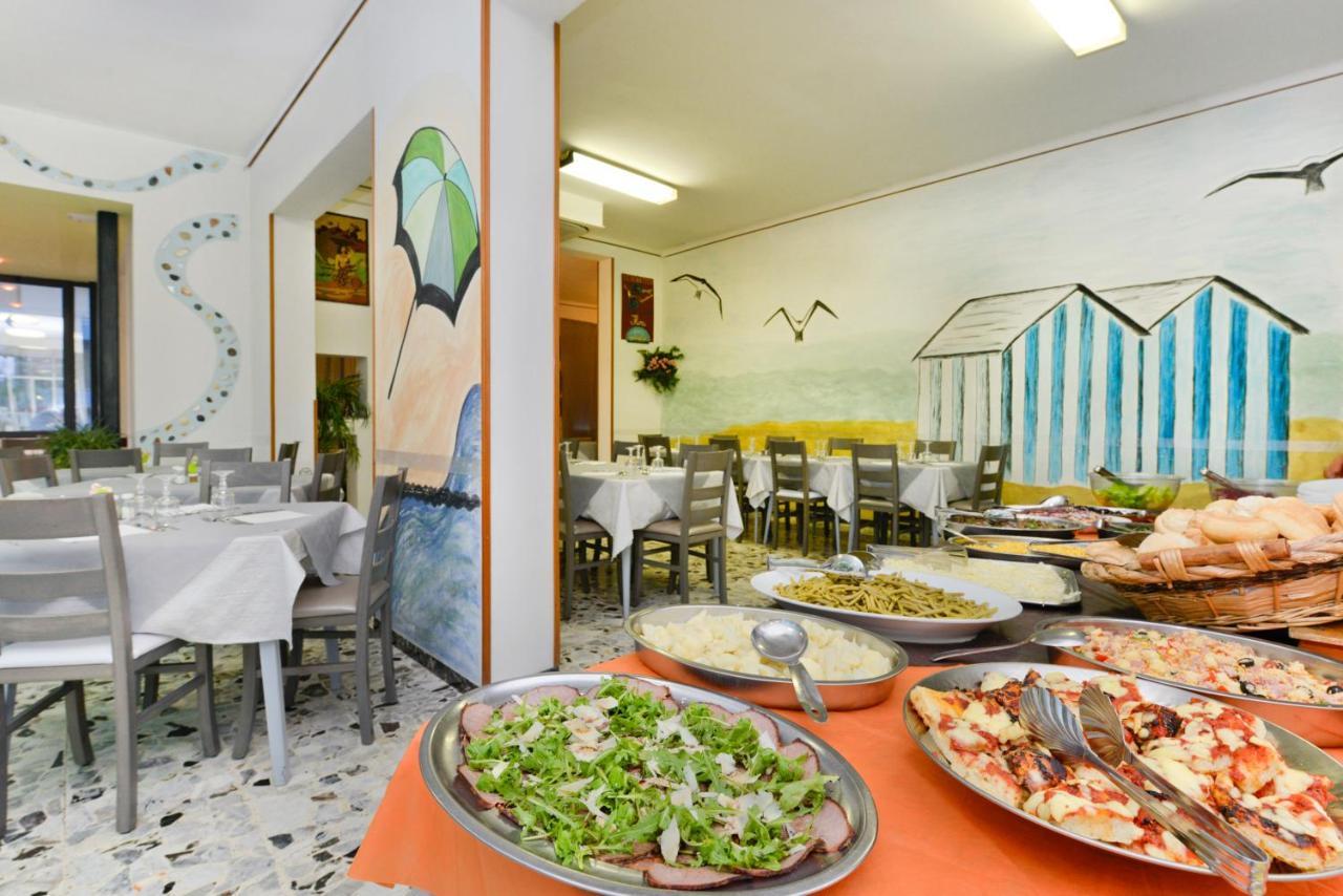 Hotel Capri Cesenatico Buitenkant foto